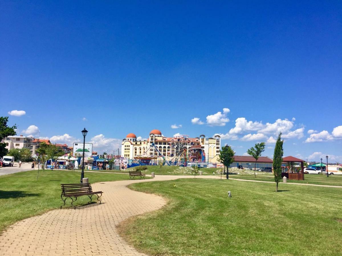 Helga Apartment Обзор Екстер'єр фото