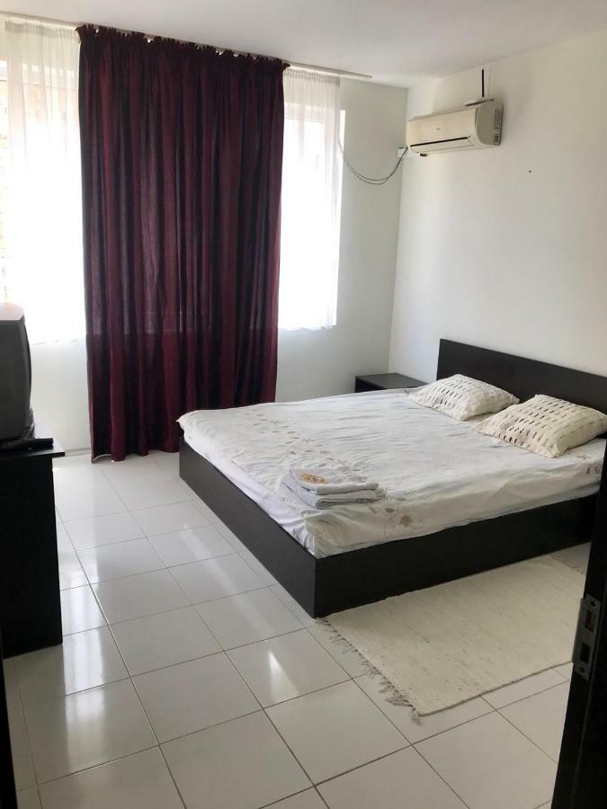 Helga Apartment Обзор Екстер'єр фото