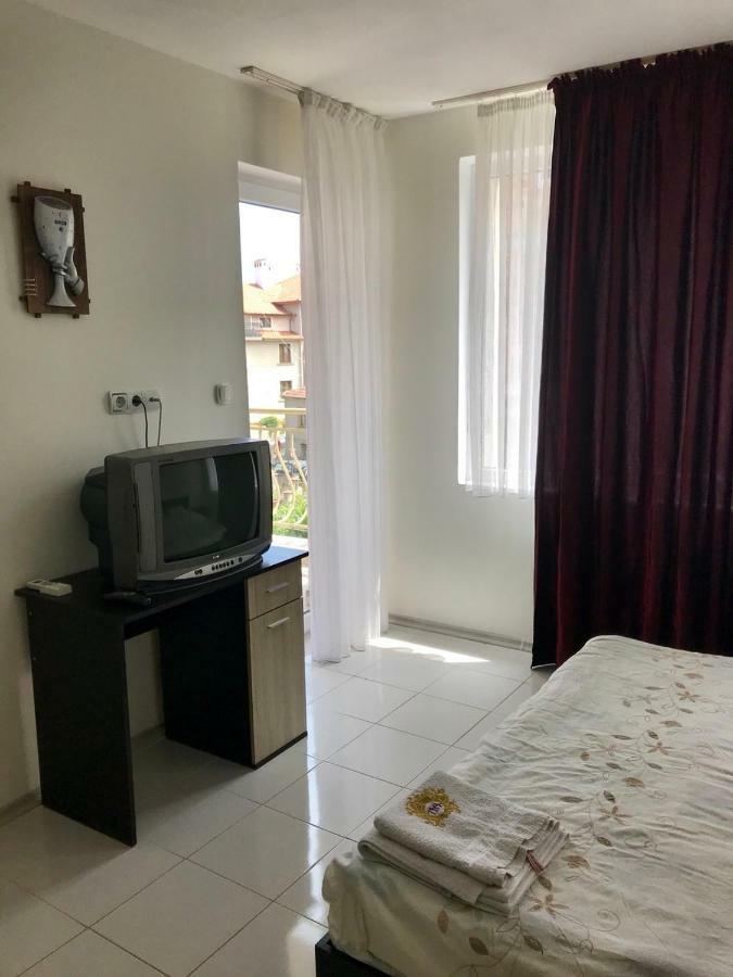 Helga Apartment Обзор Екстер'єр фото