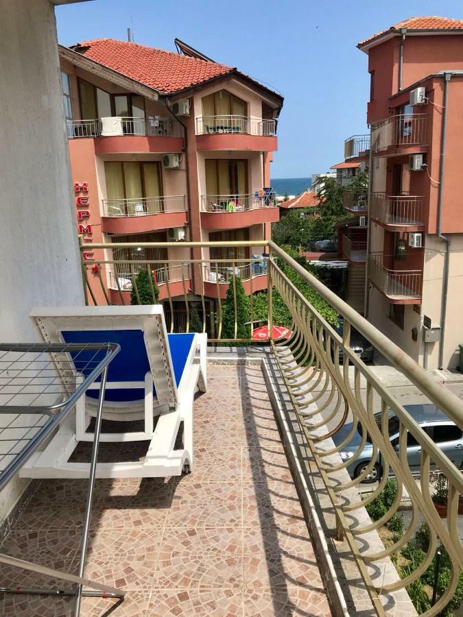Helga Apartment Обзор Екстер'єр фото